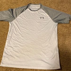 Mens Grey Under Armour Tee!